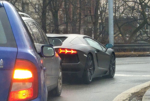 Lamborghini Aventador LP700-4