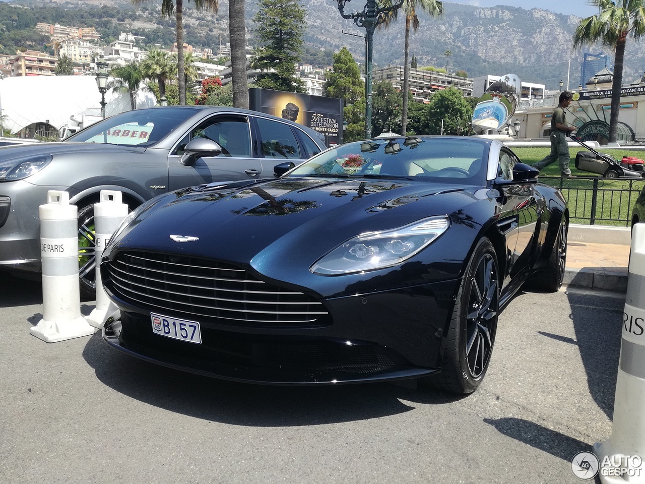 Aston Martin DB11