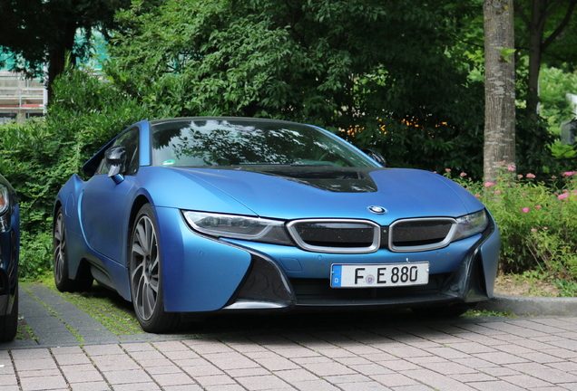 BMW i8