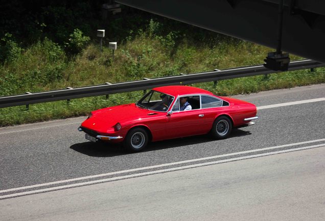 Ferrari 365 GT 2+2