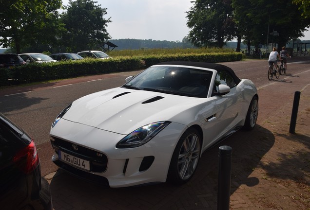 Jaguar F-TYPE S Convertible