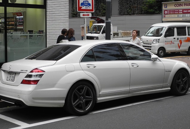 Mercedes-Benz S 65 AMG V221