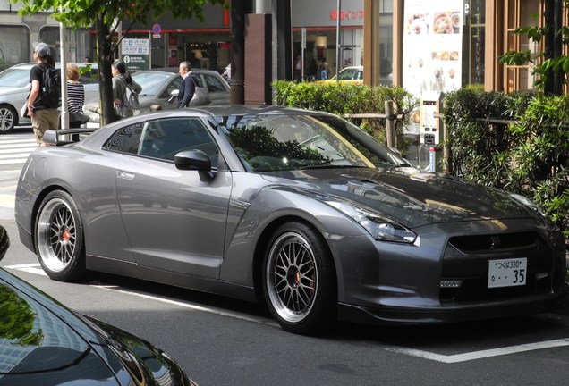 Nissan GT-R