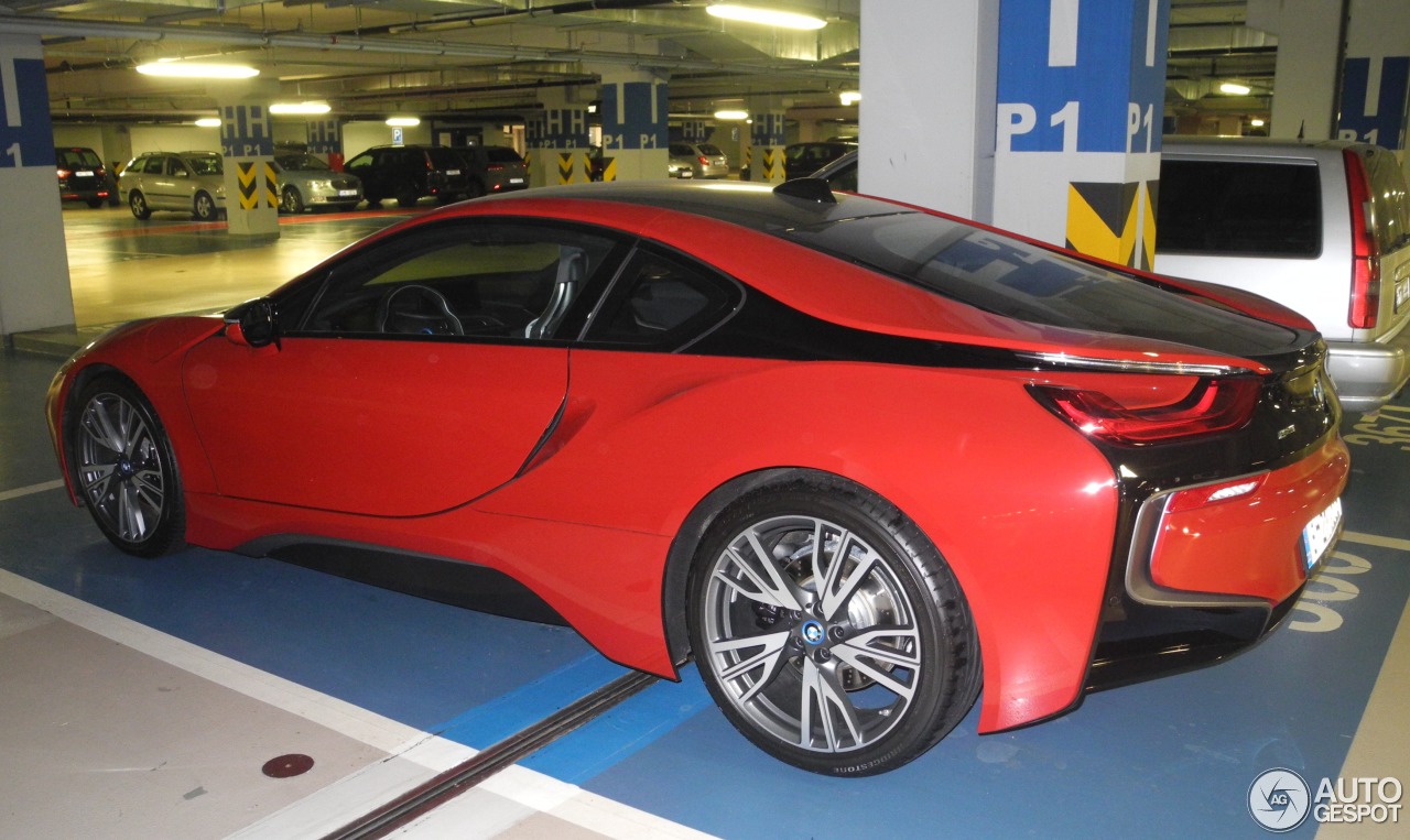 BMW i8 Protonic Red Edition