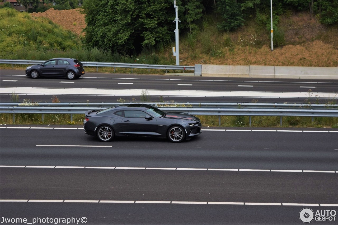 Chevrolet Camaro SS 2016 50th Anniversary