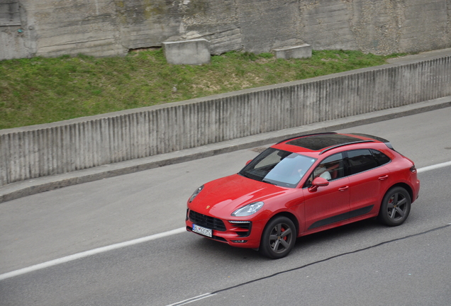 Porsche 95B Macan GTS