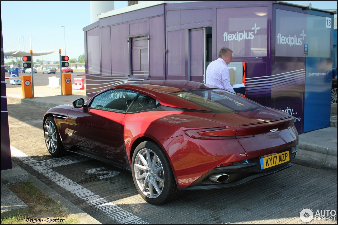 Aston Martin DB11