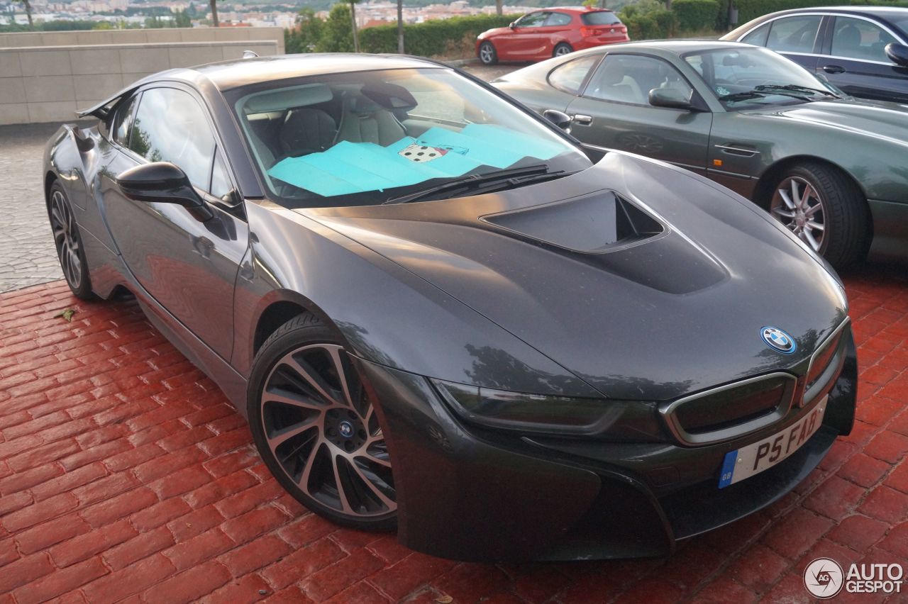 BMW i8