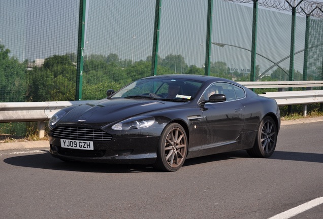 Aston Martin DB9