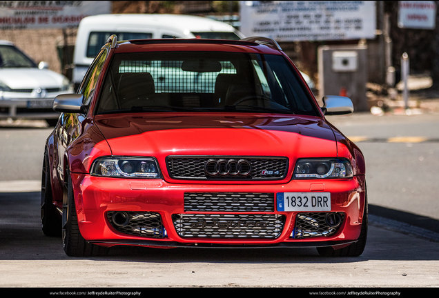 Audi RS4 Avant B5