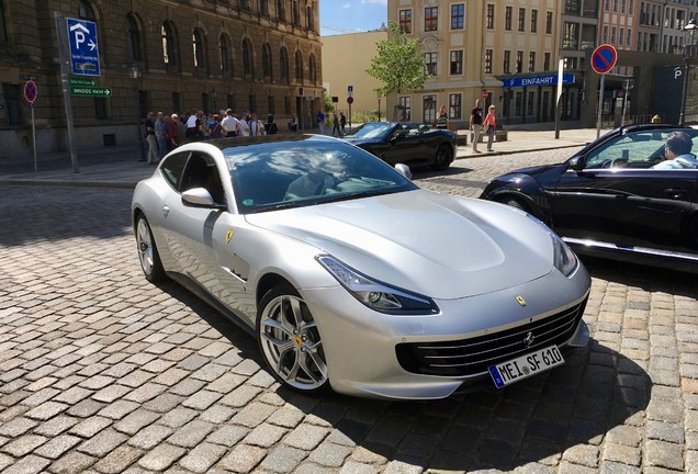 Ferrari GTC4Lusso T