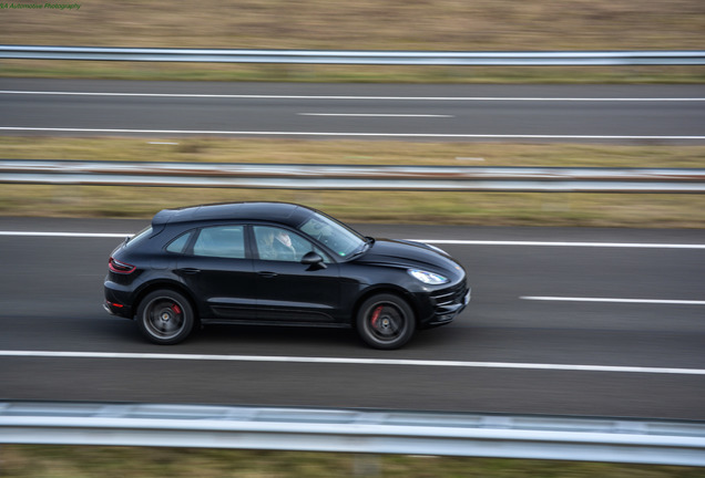 Porsche 95B Macan Turbo