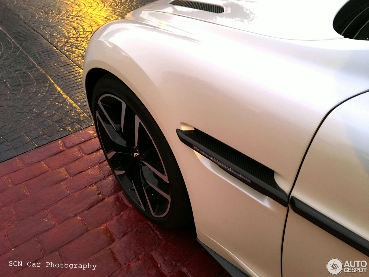 Aston Martin Vanquish Volante 2015 Carbon White Edition