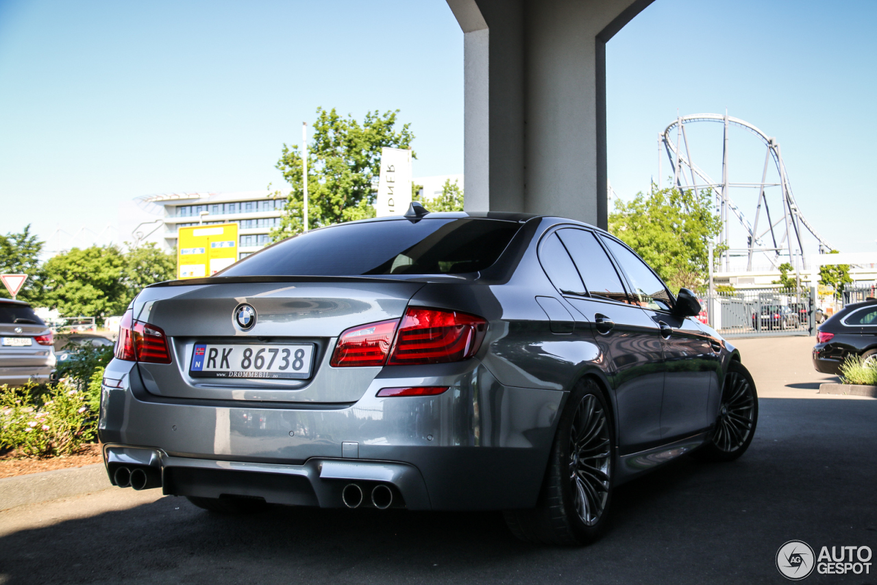 BMW M5 F10 2011