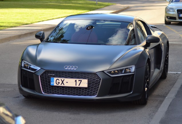 Audi R8 V10 Plus 2015