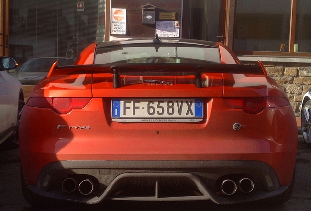 Jaguar F-TYPE SVR Coupé