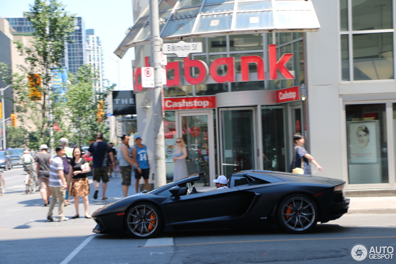 Lamborghini Aventador LP700-4 Roadster