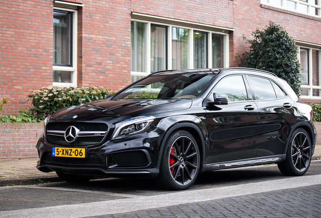 Mercedes-Benz GLA 45 AMG X156