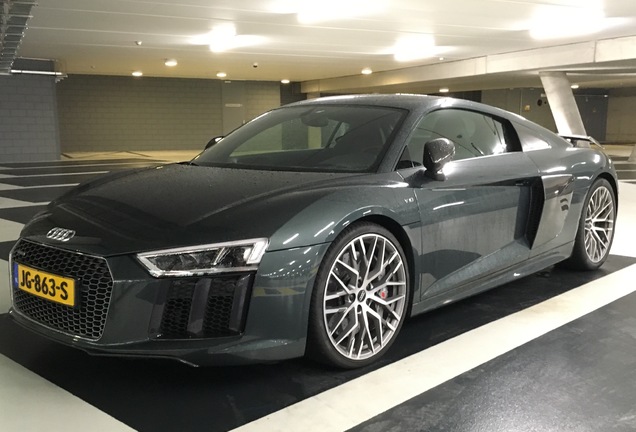 Audi R8 V10 Plus 2015