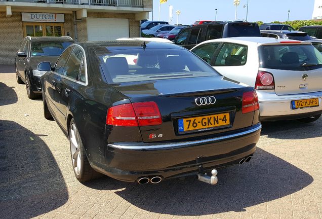 Audi S8 D3