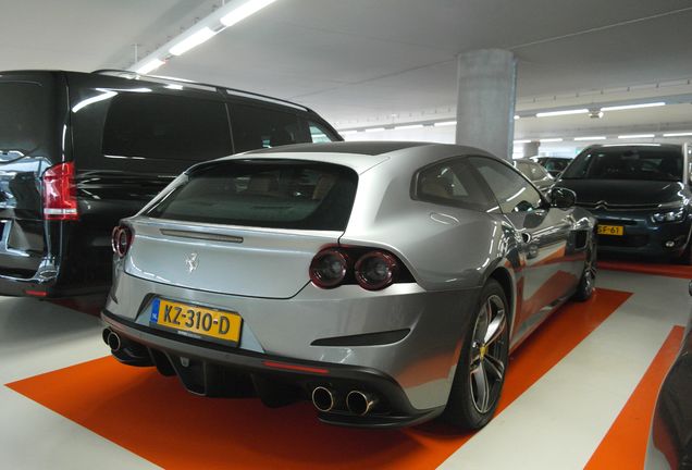 Ferrari GTC4Lusso