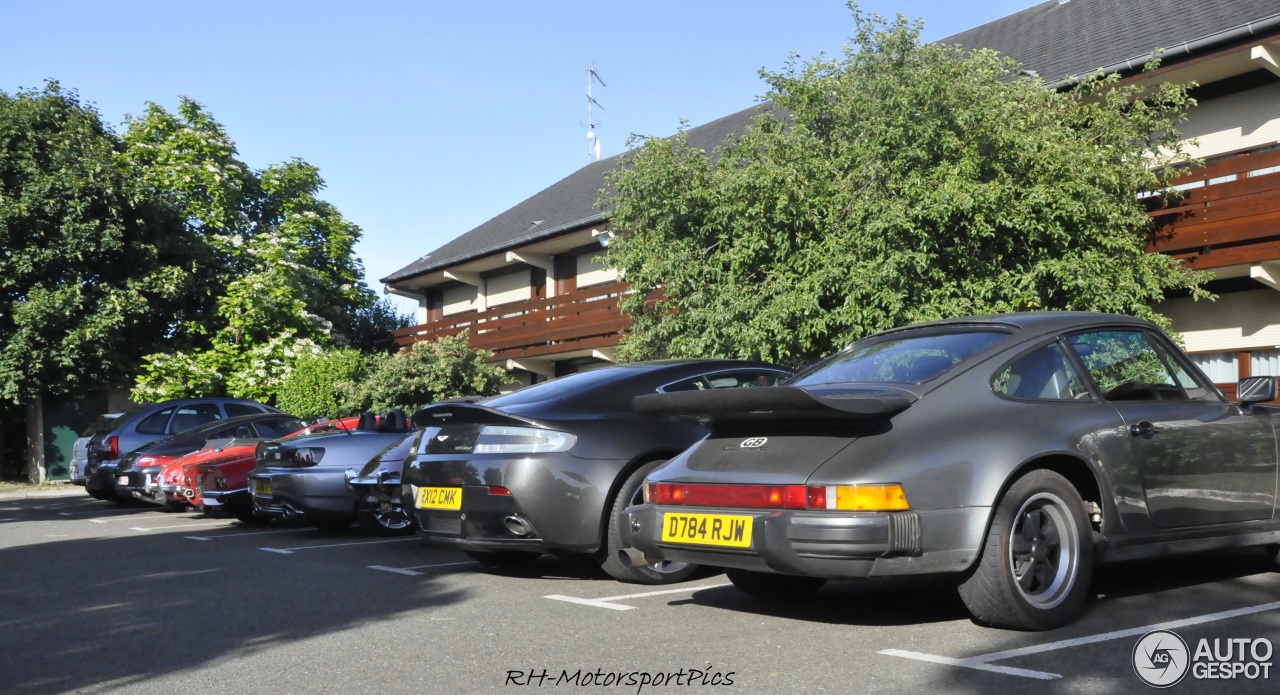 Aston Martin V12 Vantage