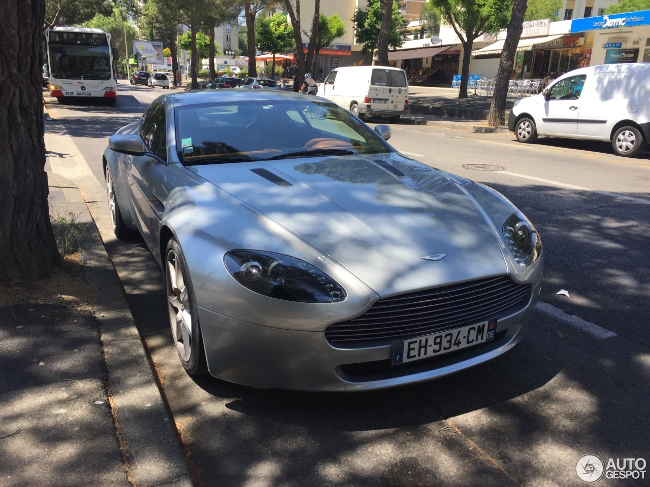 Aston Martin V8 Vantage