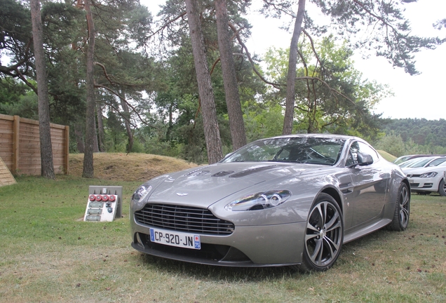 Aston Martin V12 Vantage