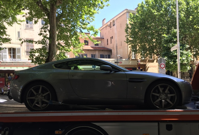 Aston Martin V8 Vantage