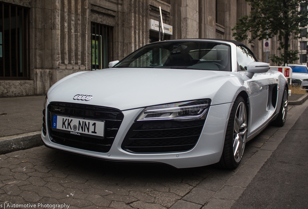 Audi R8 V8 Spyder 2013