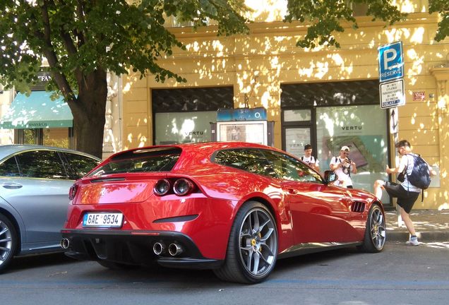 Ferrari GTC4Lusso