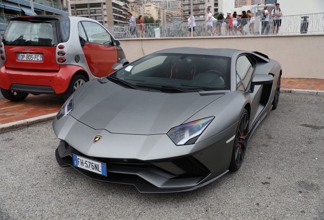 Lamborghini Aventador S LP740-4