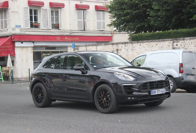 Porsche 95B Macan GTS