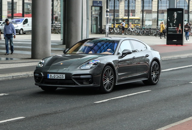 Porsche 971 Panamera Turbo