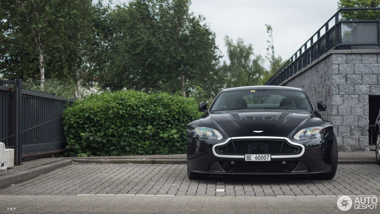 Aston Martin V12 Vantage S