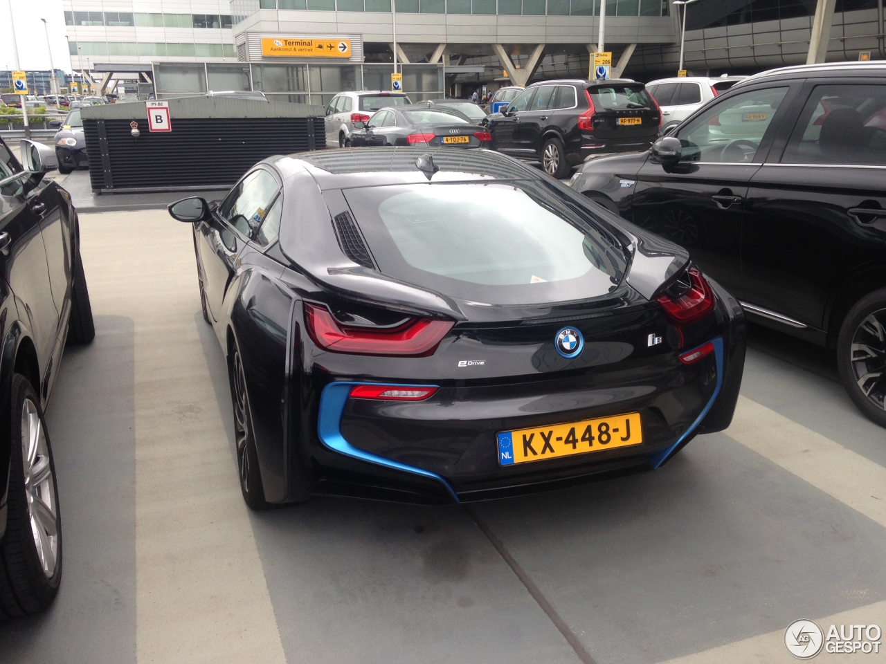 BMW i8