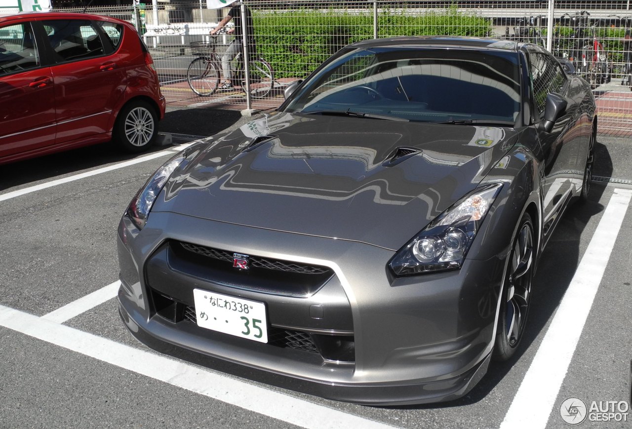 Nissan GT-R