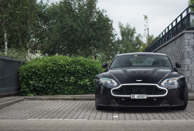 Aston Martin V12 Vantage S