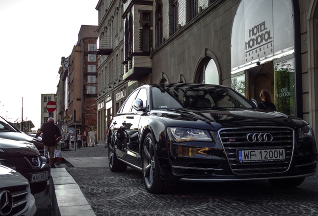 Audi S8 D4