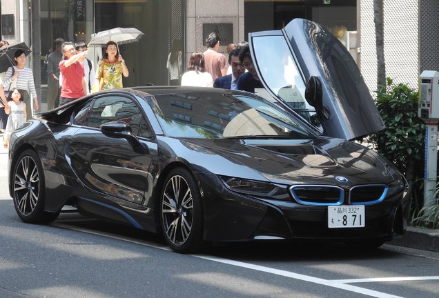 BMW i8