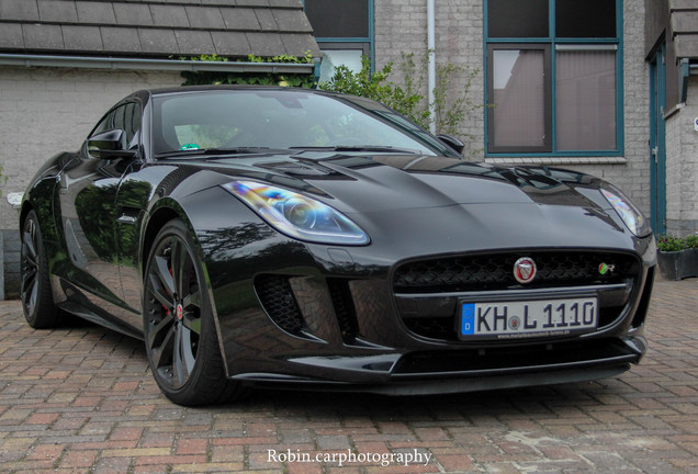 Jaguar F-TYPE R AWD Coupé