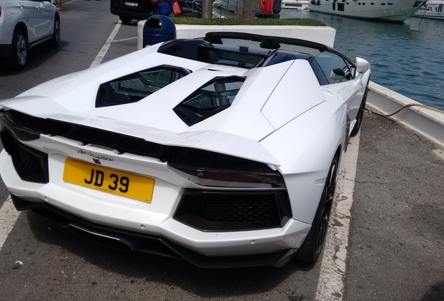 Lamborghini Aventador LP700-4 Roadster