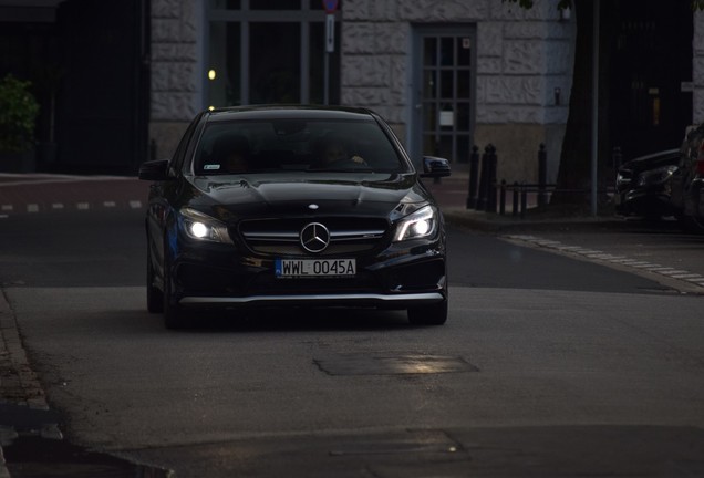 Mercedes-Benz CLA 45 AMG C117