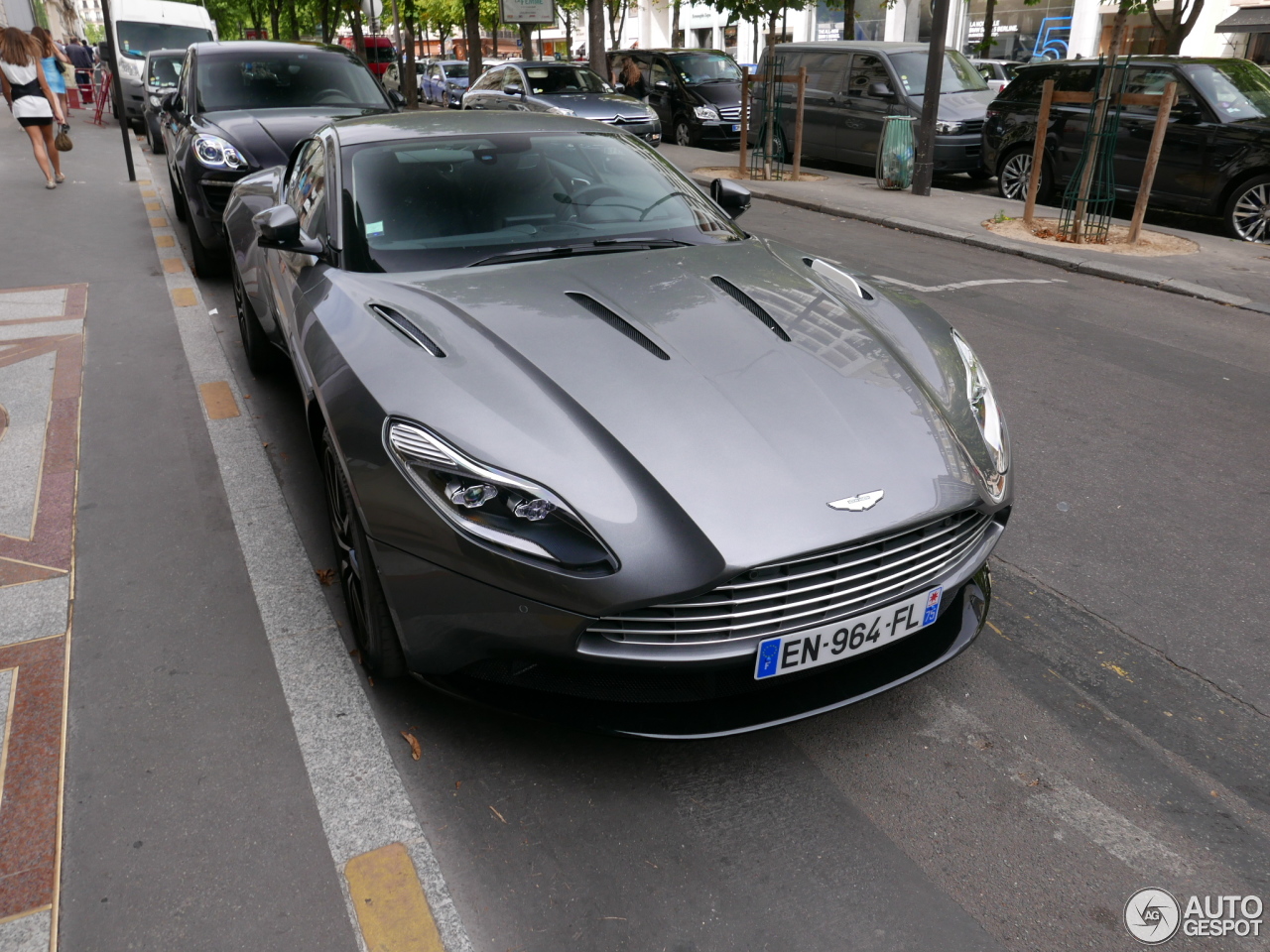 Aston Martin DB11