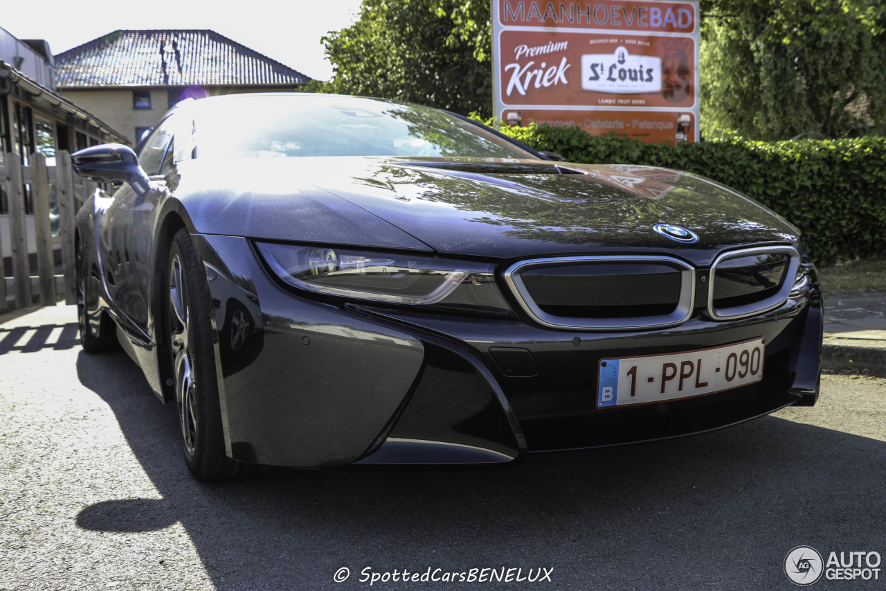 BMW i8