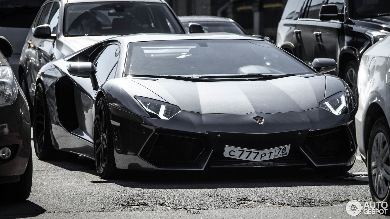 Lamborghini Aventador LP700-4