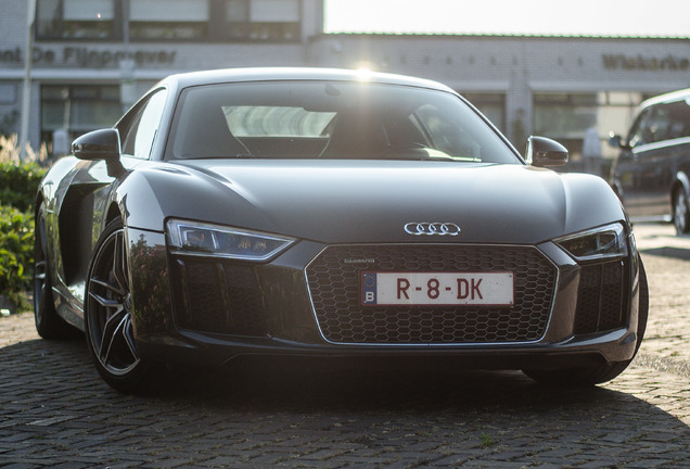 Audi R8 V10 Plus 2015