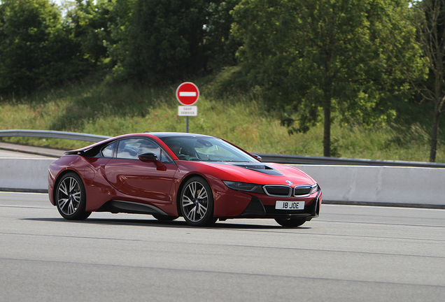 BMW i8 Protonic Red Edition