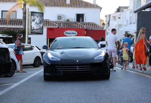 Ferrari GTC4Lusso