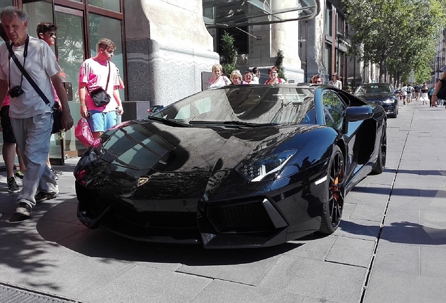 Lamborghini Aventador LP700-4